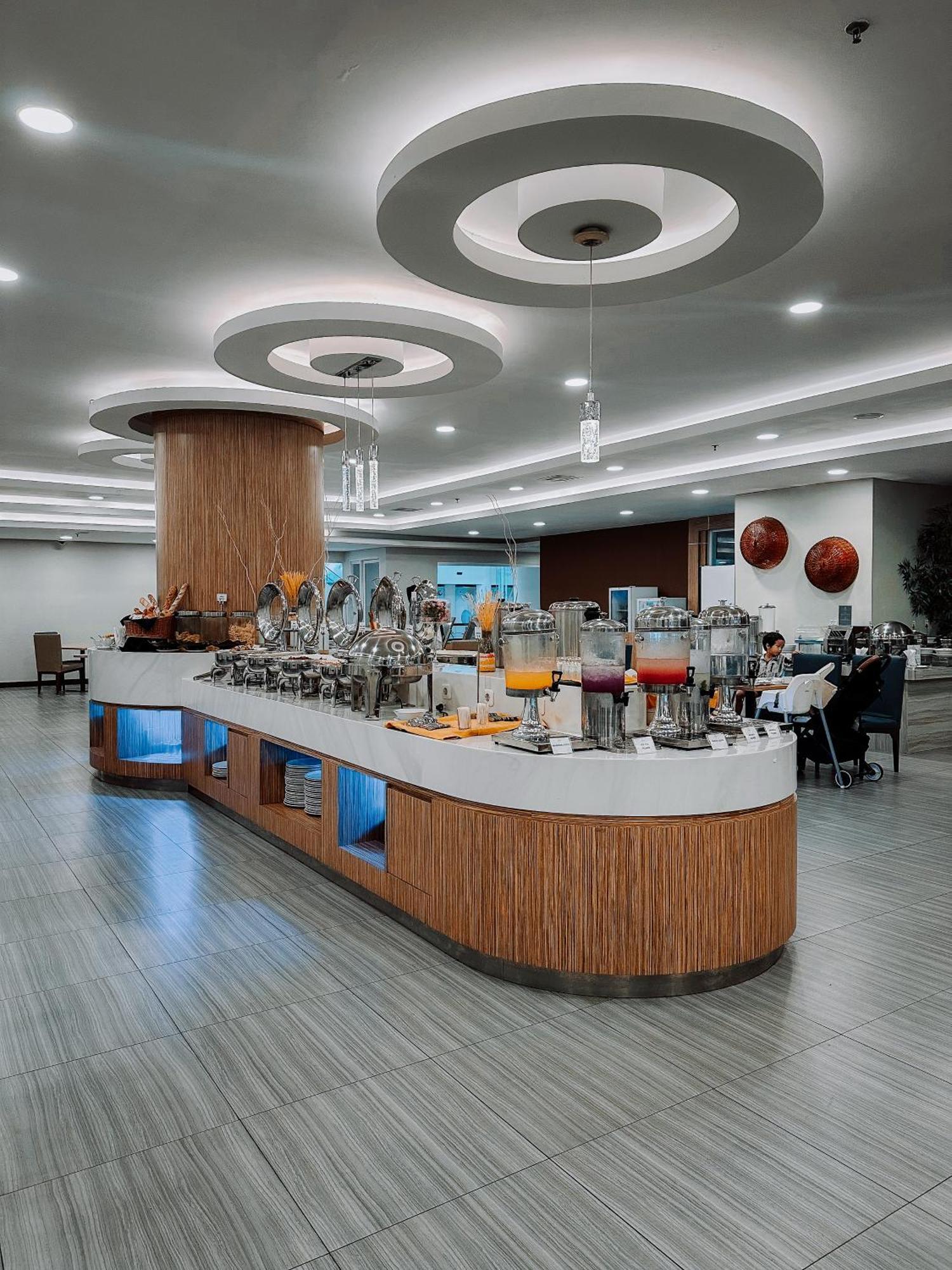 Anara Sky Kualanamu Hotel Medan Ngoại thất bức ảnh